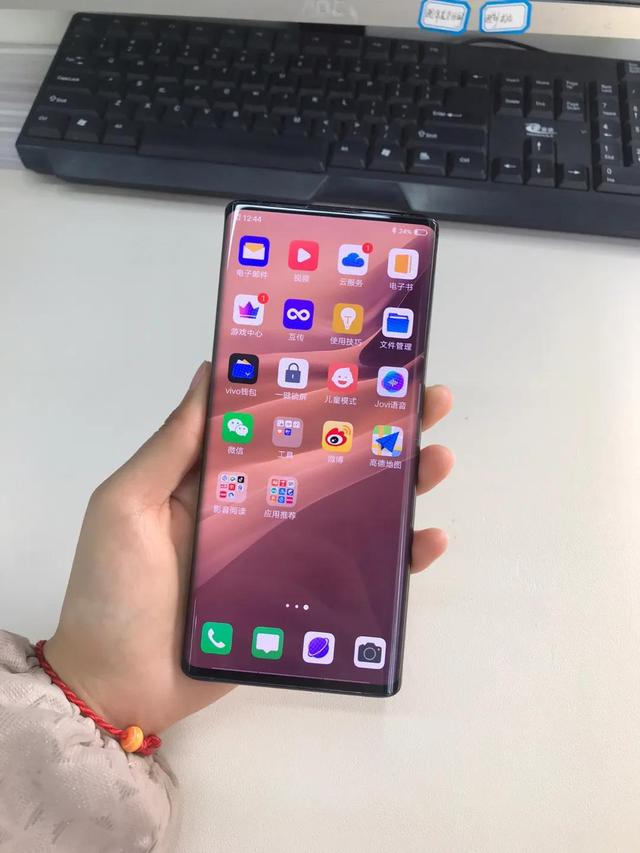 完美的高颜值旗舰手机vivo  NEX3
