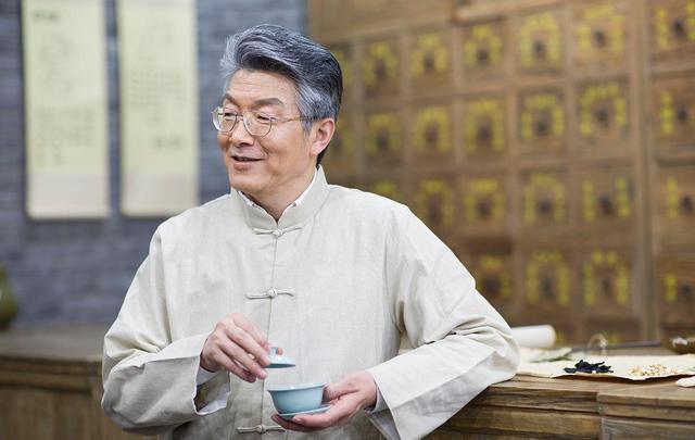 俗语“晨不吐口水、晚不流汗水”，是什么意思？有科学依据吗？