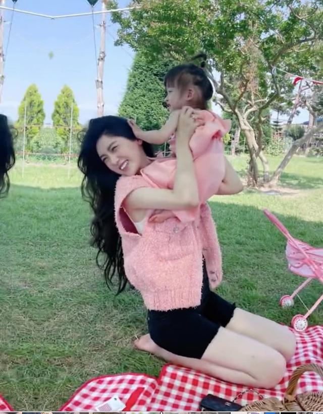 “不务正业”的韩国辣妈不懂带娃？真相来了，医学博士加创业公司