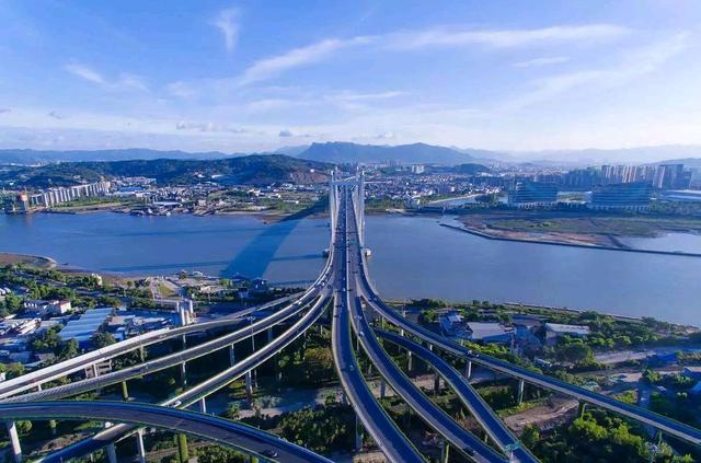 福州、厦门、泉州，谁能成为福建首个特大城市？