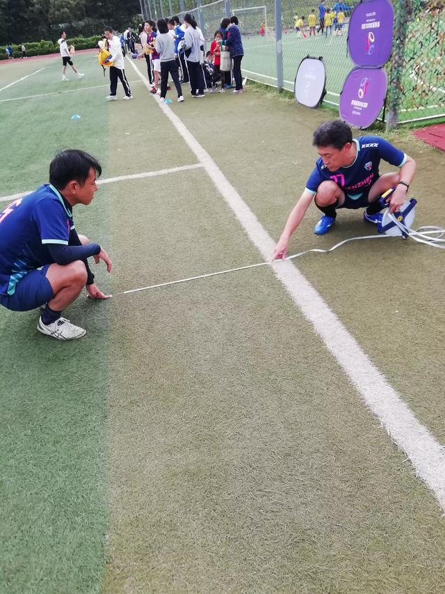 日本娃，在俺们的土地上锻炼身体