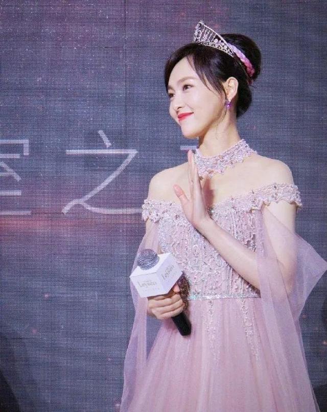 女人早生孩子好还是晚生孩子好？她说出的答案，令人叫好