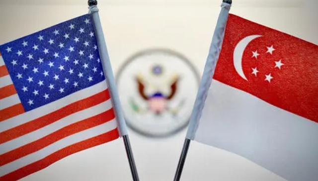 剛准備出訪新加坡，哈裏斯就察覺不對勁，李顯龍對中方態度不一般