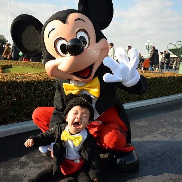 可爱的孩子们穿着妈妈为他们制作的手工服装（30 张图片）