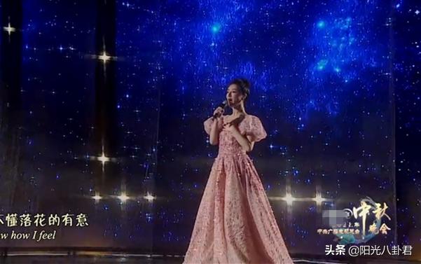 中秋晚会女星镜头：刘诗诗古装抢眼，薇娅仪态绝，欧阳娜娜小清新