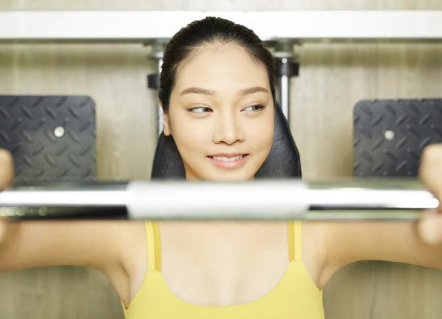 女人寿命长不长，看脚就能知晓吗？你的脚有没有这4个特征呢？