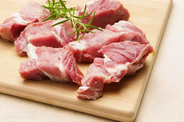 年龄大了，要经常吃肉？医生：50岁之后，这3种肉建议多吃