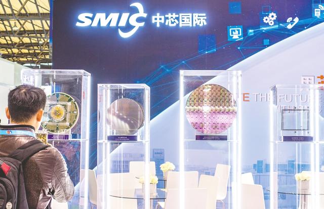 老美顶不住了，封锁即将土崩瓦解，华为中芯国际获出口许可