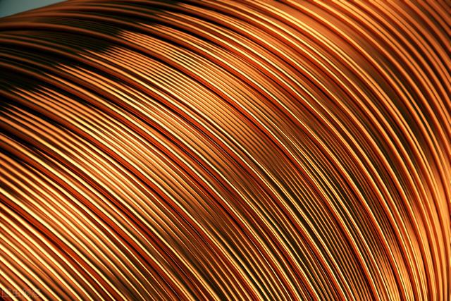 9天7跌停！煤炭价格腰斩！玻璃价格创下近九个月新低！还有底吗？