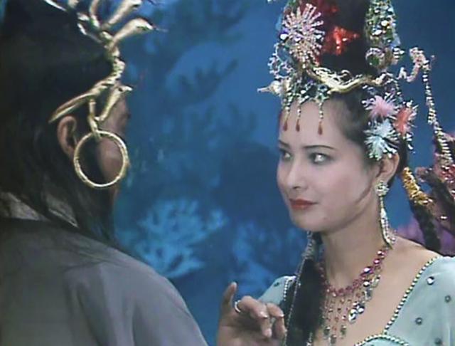 万圣公主:万圣公主为何抛弃小白龙选择九头虫你看两人身世差距