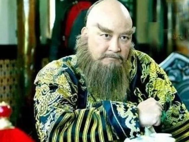 鳌拜手握重兵40万，却为何至死不肯造反？看看他背后的靠山