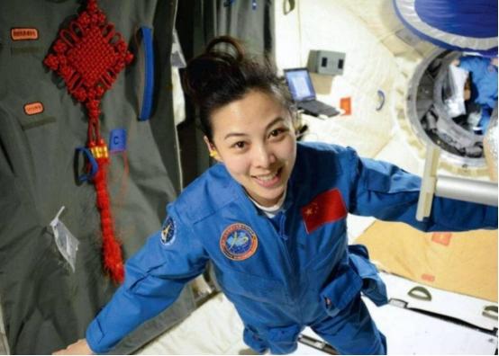 女航天员王亚平或入选神舟十三号，返回地球后，她还能生孩子吗？