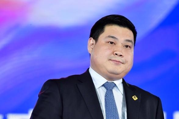 1986年，淮安教师为生二胎放弃铁饭碗，下海经商却打拼出千亿财富