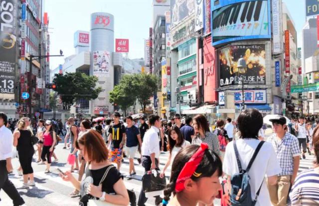 “父母扭蛋论”在日本兴起，年轻人抱怨一旦投错胎，再努力也没用