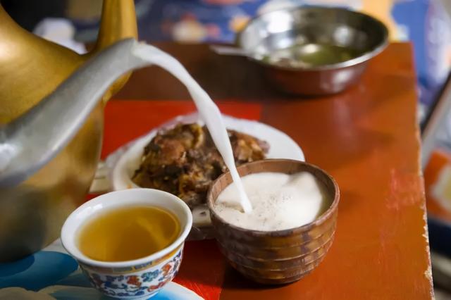 明明天天都在吃肉喝酒，为何藏族人却很少患上三高疾病？值得深思