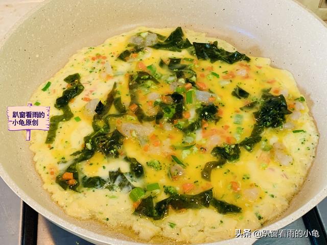 孩子长身体，早餐别将就，鸡蛋蔬菜巧搭配，一蒸一煎，营养又解馋