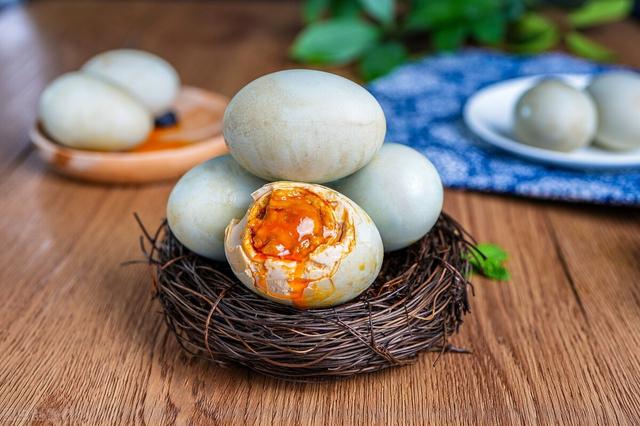 建议中老年人：冬季多吃4种健康食物，好吃不贵，对身体好