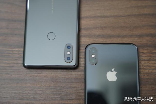 iPhone 真的比安卓耐用吗？测评两台几年前的旧手机