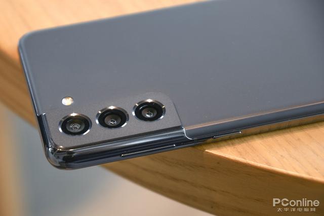 曲屏手机用腻了，快来考虑一下这些直屏好物吧