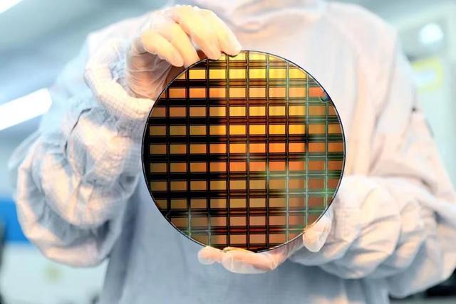 武汉首富身价490亿，子公司8年打破欧美20年垄断，力压两大鸭品牌