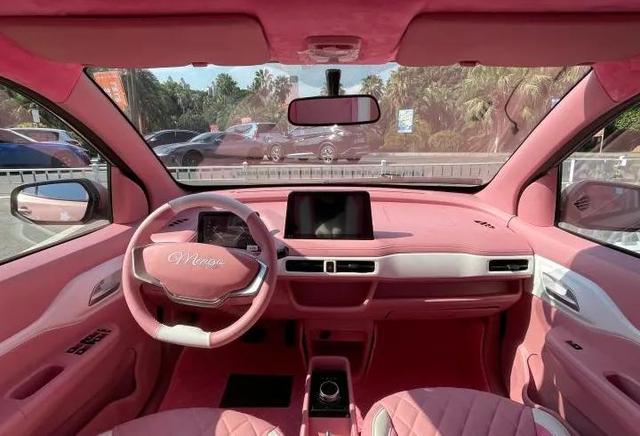 2022款雷丁芒果亮相，配130/200/300KM续航，年轻人又要花钱了