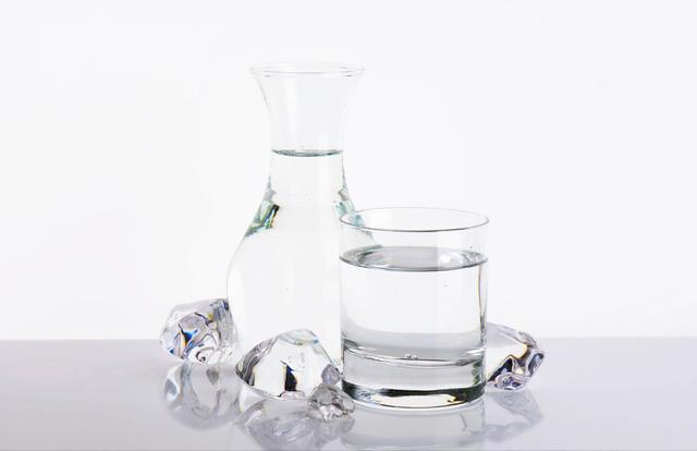 得了痛风最怕长出痛风石，该怎么避免呢？