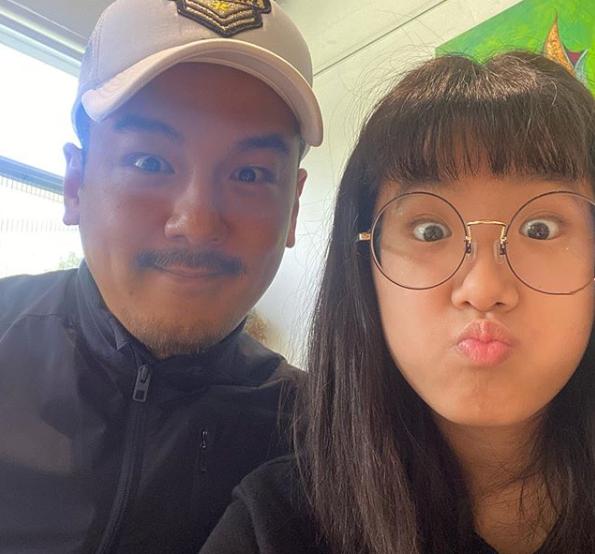 孙志浩:贾静雯大女儿力护生父孙志浩！怼网友不知离婚内情，父女感情深厚