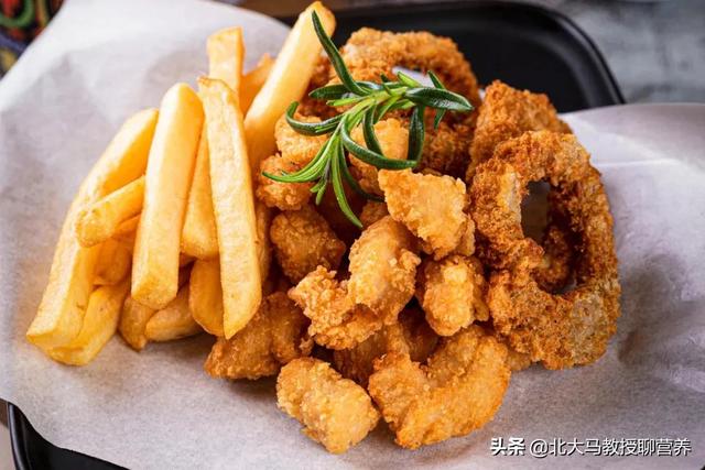 哪些食物往往高油高糖？