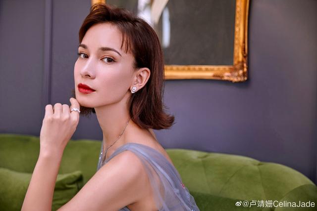 大湾区中秋晚会：温碧霞露肩撩人，赵丽颖又仙又欲，舒淇惊艳全场