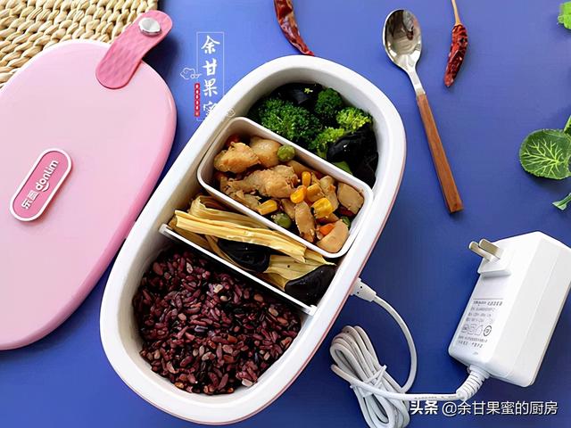 天冷了 午餐便当不用愁 米饭菜肴热乎乎的 吃着暖胃又管饱 全网搜