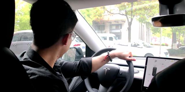 试驾特斯拉Model Y：这玩意儿开起来咋就那么像个“大玩具”？