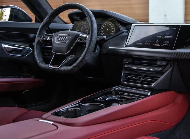 豪华品牌的反击：“ABB”电动车扎堆登场，特斯拉笑了？