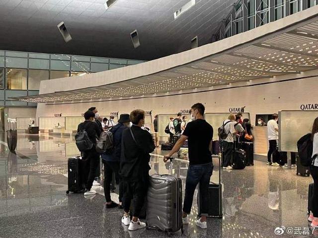 早上8点0分国足又被日本扎心，武磊亲历“1比16”，李铁还在嘴硬