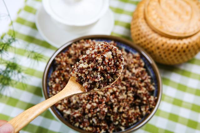 糖尿病人怎么吃早餐？照着这样吃早餐，吃饱吃好，血糖更好