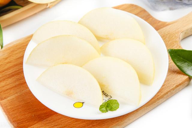 爱吃梨的朋友请注意：秋天吃梨正当时，但三类人要少吃