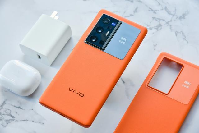 小米与徕卡合作，网友戏称：这是要准备提价了吗？