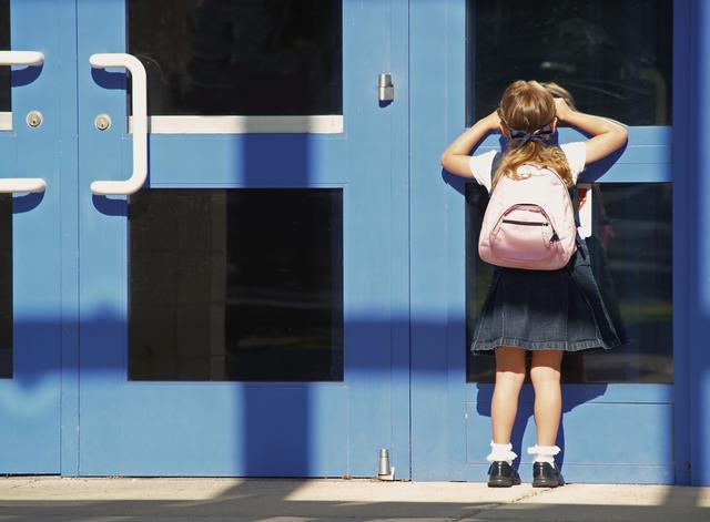 在孩子乱发脾气的时候，这句话可以按下情绪的“暂停键”