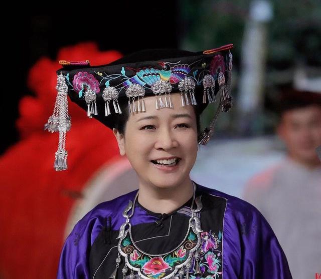 陈小艺母亲:52岁陈小艺“出轨门”后罕曝光，登央视身材发福差点认不出？