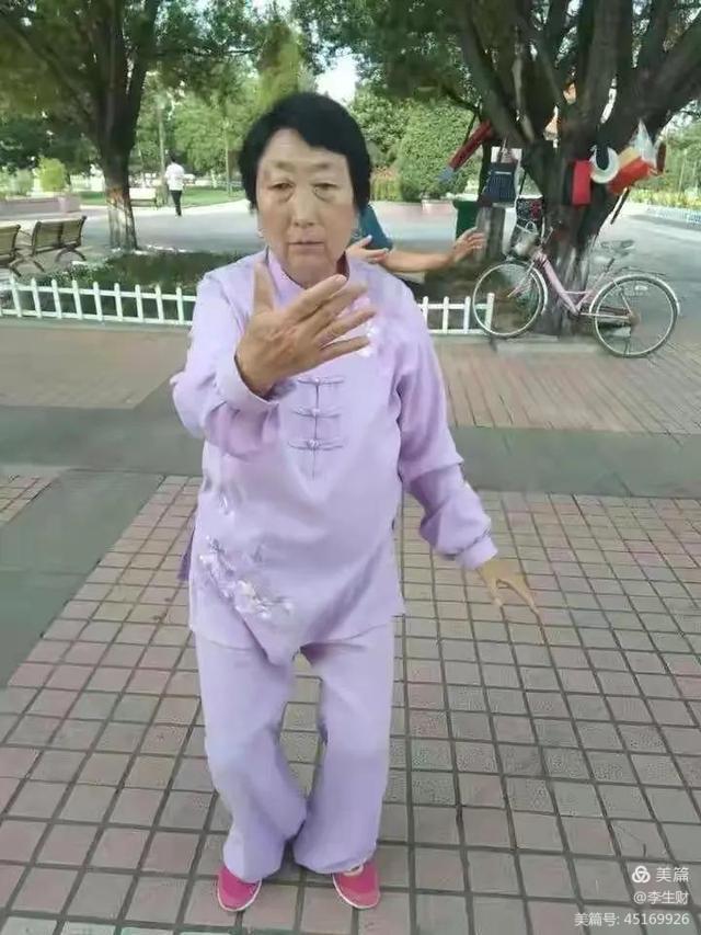 走进紫晨广场：文/李生财，图/郭翠枝