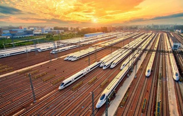 中美铁路对比，14万公里与25万公里，十年后谁会是老大