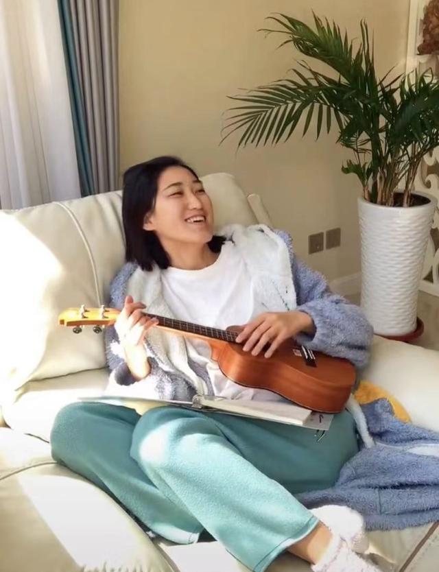 抗癌女孩离世！患肺癌曾被诊断仅剩3个月，丈夫晒最后聊天很心酸