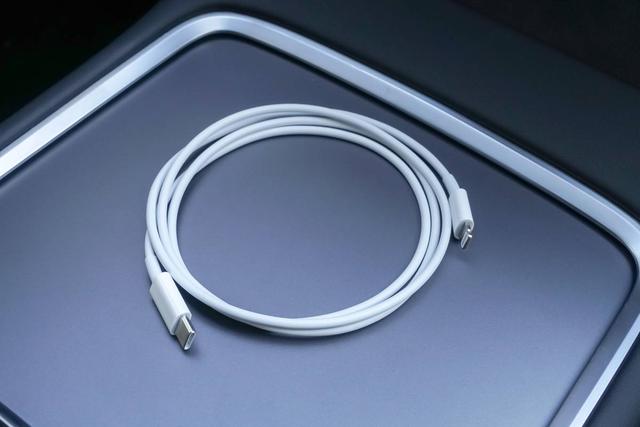 苹果AirPods  3真机开箱，来看