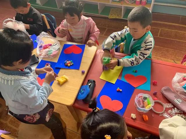 「童心筑梦 喜迎国庆」榆树幼儿园庆国庆手工制作活动