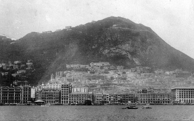 香港豪门创始人霍英东，死后享受国葬，这个爱国商人到底有多牛？