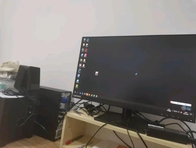 新买的电脑3000块 很卡 大神看看是不是被坑了？