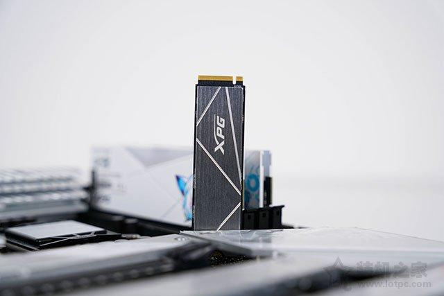 高顏值雪武戰姬純白主題，i7 11700K配RTX3070水冷主機方案