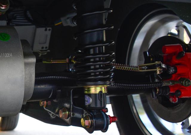 致富鸟新能源车，油电两用，续航不愁，外观时尚靓丽