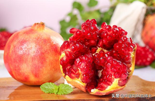 中医认为：月亮与健康有密切的关系，要跟着月亮去养生