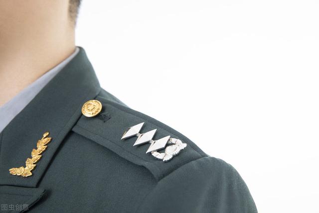 “军中清华”国防科技大学，2021年扩招1060人，分数线会大降吗？