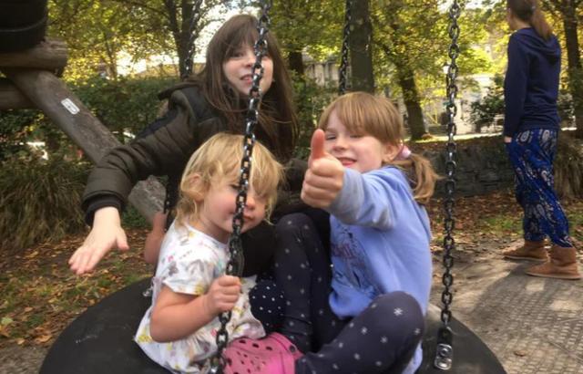 不上学，不吃药，不打疫苗，英国夫妇育儿方法震惊全国